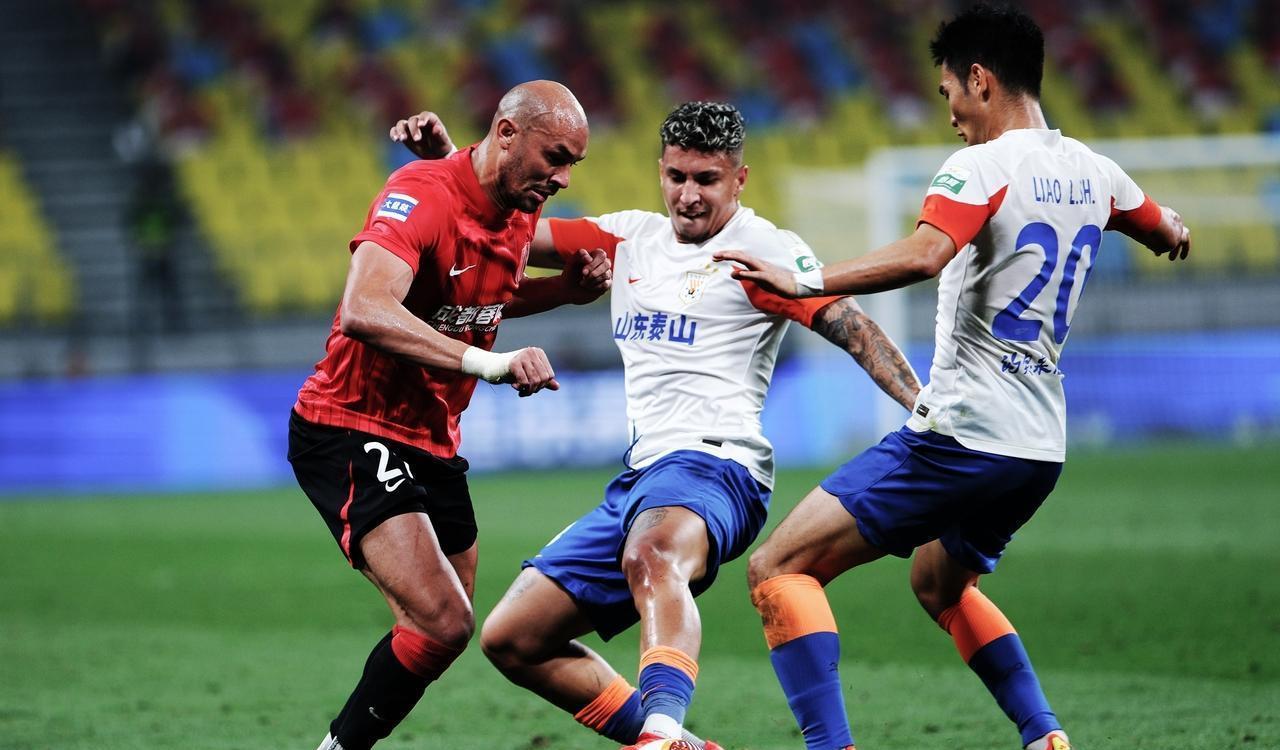 三中卫体系, 滑趋势, 泰山队存在 三中卫体系, 滑趋势, 泰山队存在